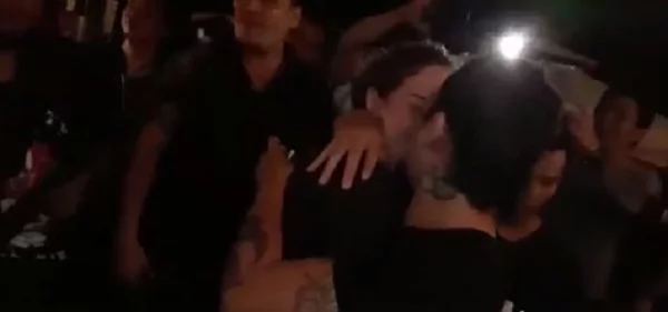 Ellen Adarna, Baste Duterte kiss in public months after their breakup! Ellen sings “Pero Atik Ra” short-lived relationship with the Presid Ellen Adarna, Baste Duterte kiss in public months after their breakup! Ellen sings “Pero Atik Ra” short-lived relationship with the Presid