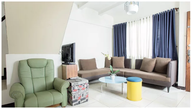 Kitang-kita ang pinaghirapan niya! Empoy Marquez's home sweet home in Laguna reflects his modest and easygoing personality Kitang-kita ang pinaghirapan niya! Empoy Marquez's home sweet home in Laguna reflects his modest and easygoing personality