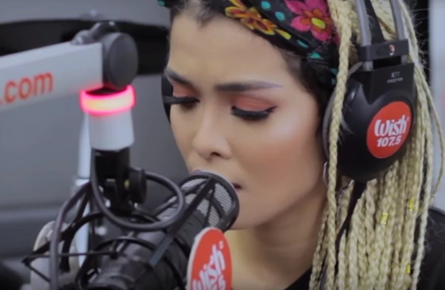 KZ Tandingan serenades netizens, fans with Kita Kita soundtrack. She is also the voice behind some of the most popular teleserye songs! KZ Tandingan serenades netizens, fans with Kita Kita soundtrack. She is also the voice behind some of the most popular teleserye songs!