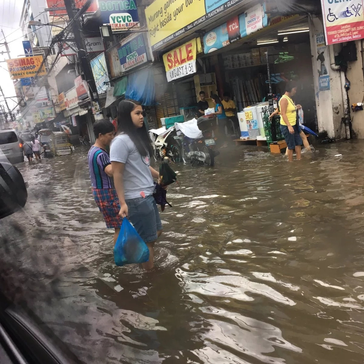 FLOOD ALERT - LIVE BLOG FLOOD ALERT - LIVE BLOG