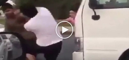 Knockdown si kabayan! Tough Pinoys get into wild brawl with Pakistani men during road rage incident