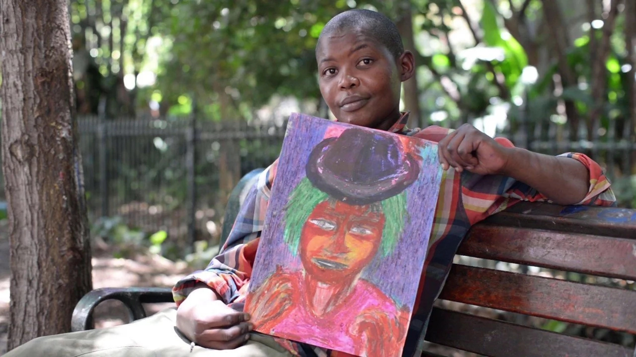 Meet the amazing homeless woman whose art helps to her find meaning in life Meet the amazing homeless woman whose art helps to her find meaning in life