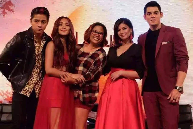 Direk Cathy Molina-Garcia saddened over 'La Luna Sangre' exit, told by ABS-CBN management to focus on 'Seven Sundays' Direk Cathy Molina-Garcia saddened over 'La Luna Sangre' exit, told by ABS-CBN management to focus on 'Seven Sundays'