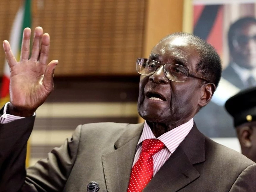 Mugabe's wife urges him to name successor Mugabe's wife urges him to name successor