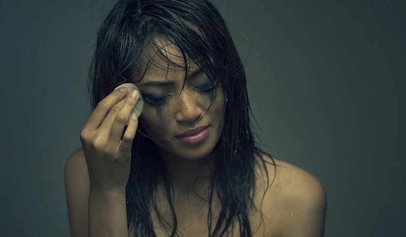 "Hindi ko pinagsisihan na minahal ko sya at naging kabit nya." This girl shares her experience about being a mistress. "Hindi ko pinagsisihan na minahal ko sya at naging kabit nya." This girl shares her experience about being a mistress.