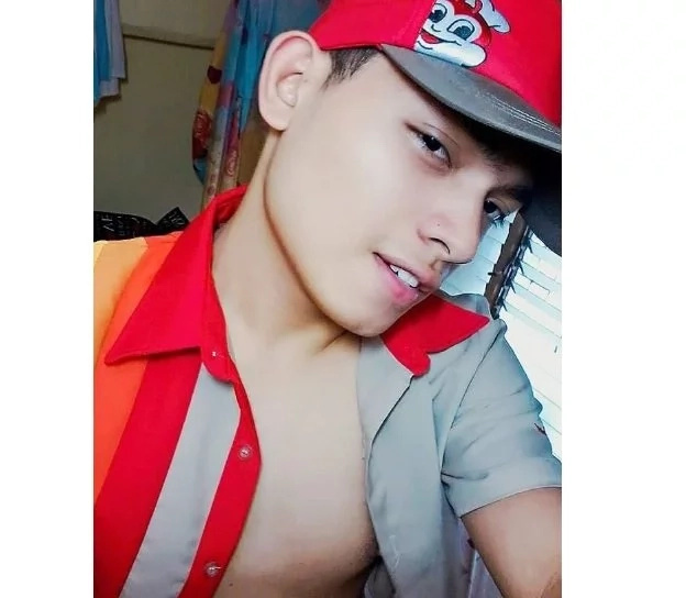 This Handsome Crew From Jollibee Is Now Getting Viral This Handsome Crew From Jollibee Is Now Getting Viral