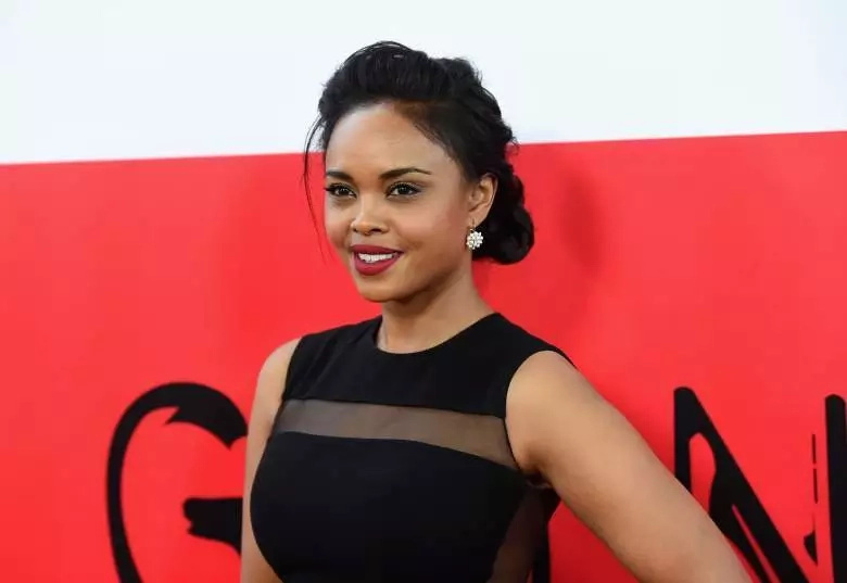 Innately beautiful Hollywood celebrities you may not know have Filipino descents. Find out who they are - Top 10! Innately beautiful Hollywood celebrities you may not know have Filipino descents. Find out who they are - Top 10!