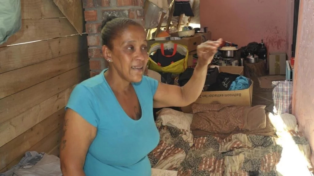 Debbie explains her predicament. Photo: Daily Voice Debbie explains her predicament. Photo: Daily Voice