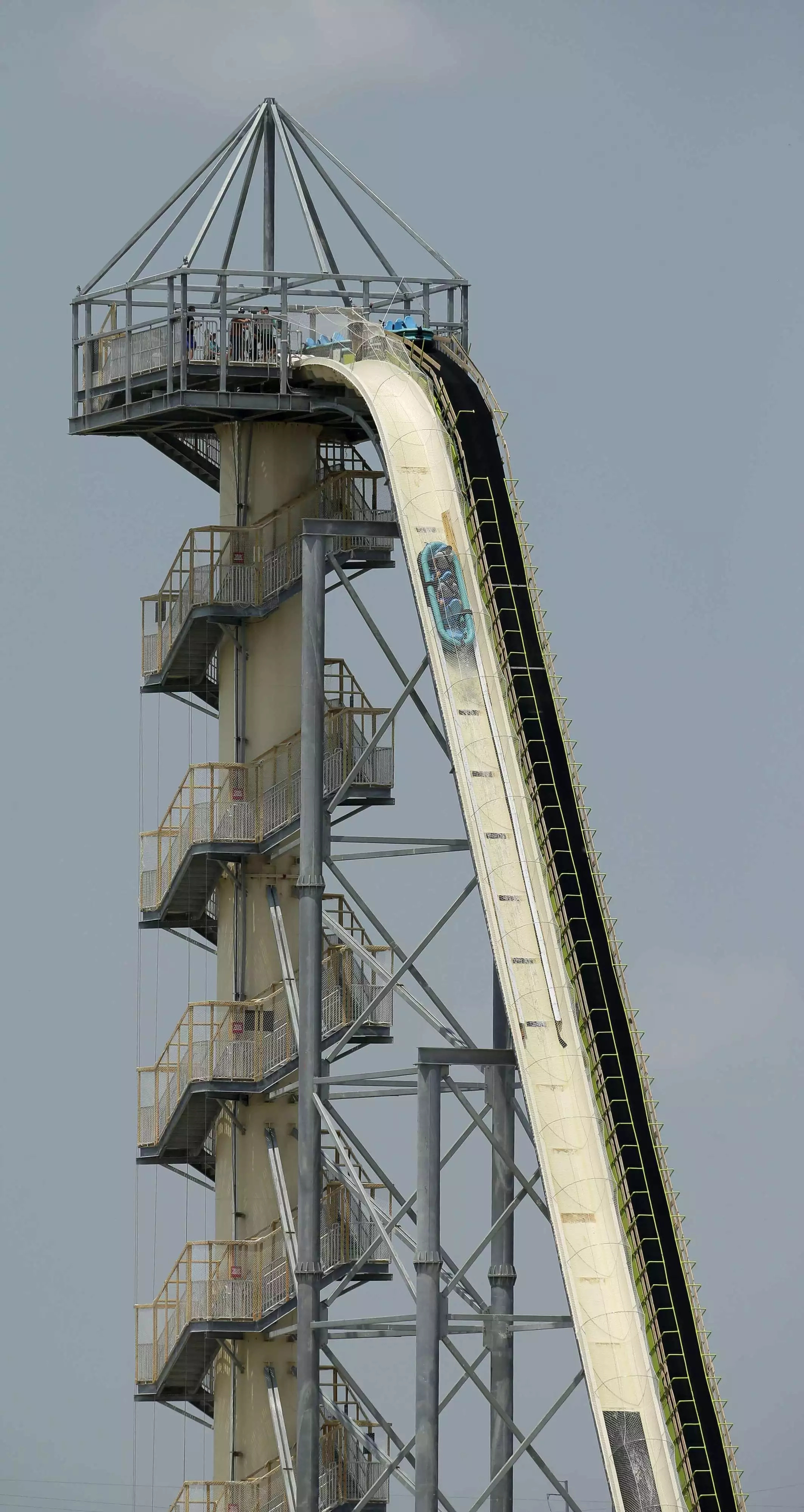 Witness tells how this boy got decapitated on a waterslide Witness tells how this boy got decapitated on a waterslide