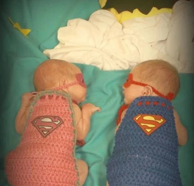 Nurse Dresses Her Baby Patients as Superheroes for Halloween (+6 Pics) Nurse Dresses Her Baby Patients as Superheroes for Halloween (+6 Pics)