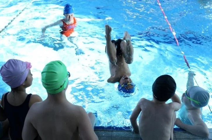 6-year-old swimmer with no arms has one of the most inspirational stories 6-year-old swimmer with no arms has one of the most inspirational stories