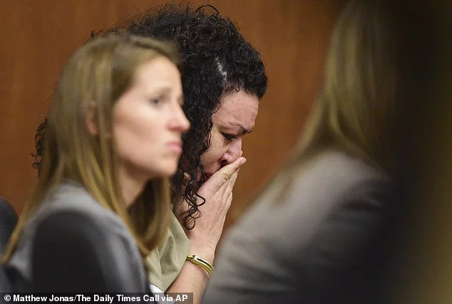 Woman gets the fetus cut from her in the tremendous murder attempt Woman gets the fetus cut from her in the tremendous murder attempt