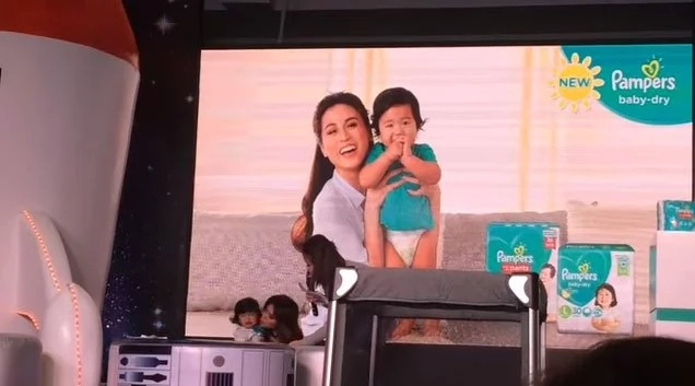 Baby Seve falls off from the stage, Daddy Paul comes to the rescue Baby Seve falls off from the stage, Daddy Paul comes to the rescue