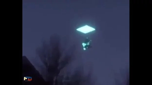 This Unidentified Flying Object Left Everyone Startled. A Netizen Caught An Unknown Object With Bright Lights Flying Through The Air. This Unidentified Flying Object Left Everyone Startled. A Netizen Caught An Unknown Object With Bright Lights Flying Through The Air.