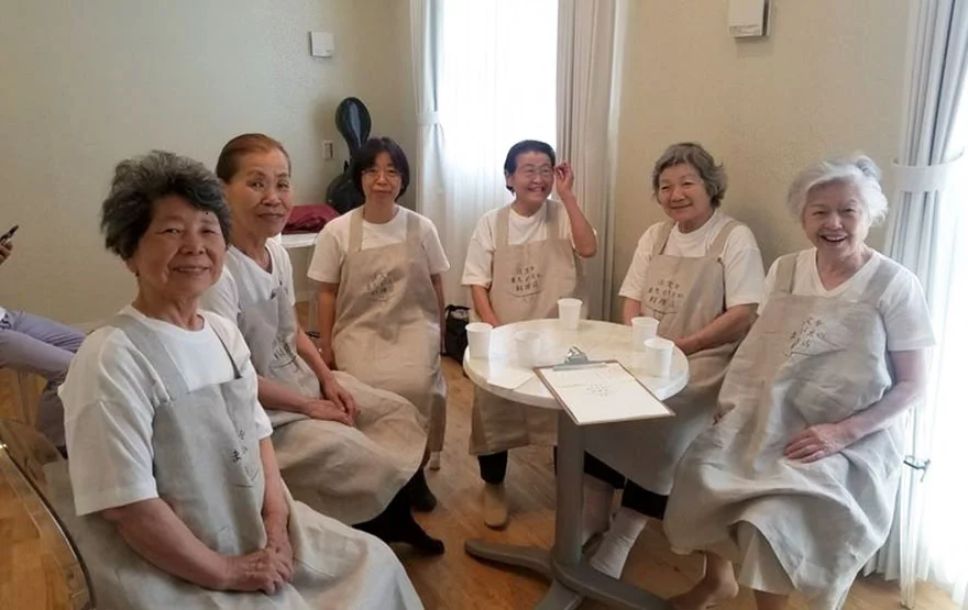 “The Restaurant of Order Mistakes”: Resto hires waiters who are Dementia patients. You never know what you’re getting right when it’s served to you! “The Restaurant of Order Mistakes”: Resto hires waiters who are Dementia patients. You never know what you’re getting right when it’s served to you!