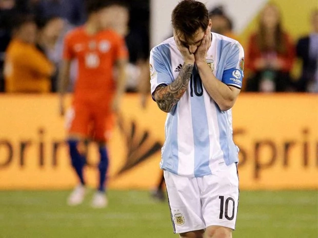 Lionel Messi quits int'l football after continuous losses Lionel Messi quits int'l football after continuous losses
