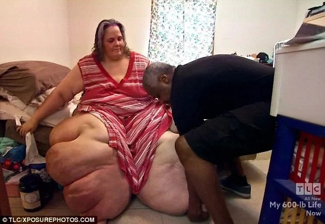 See food-obsessed 274kg woman who carries whopping 180kg in her giant LEGS (photos) See food-obsessed 274kg woman who carries whopping 180kg in her giant LEGS (photos)