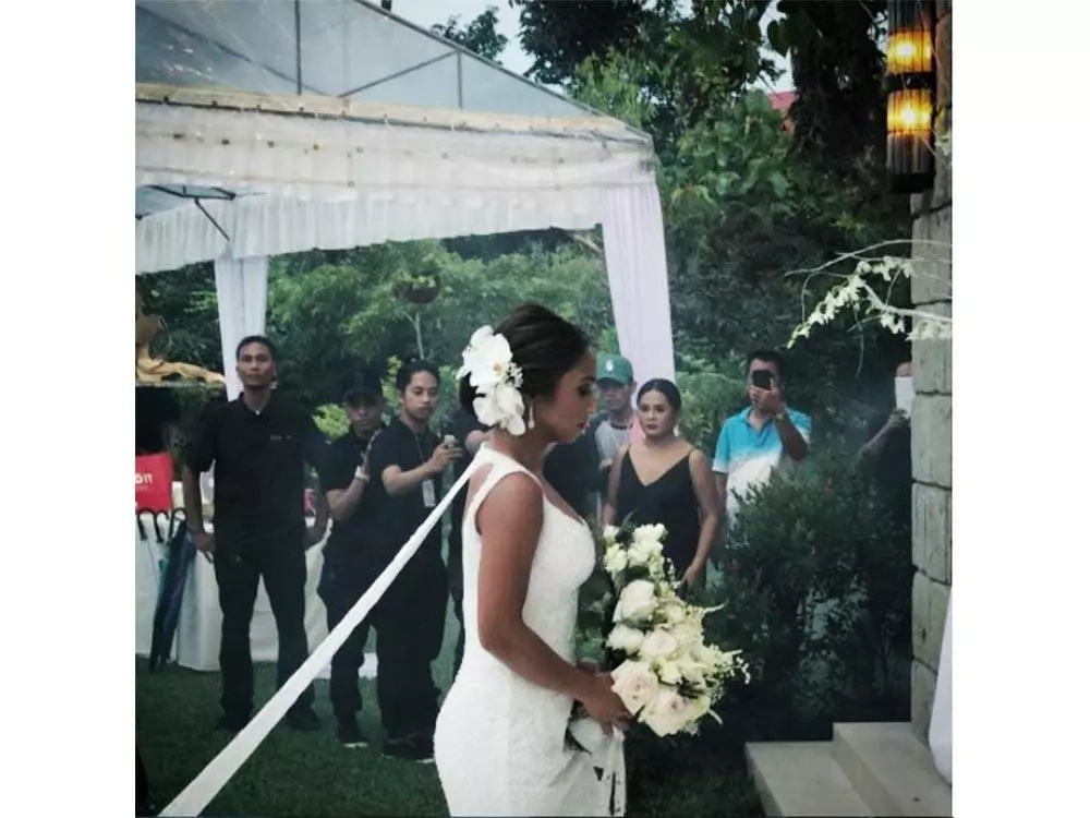 Former Sexbomb Dancer Rochelle Pangilinan Marries Her Long-time Boyfriend, Arthur Solinap in This Magical Michael Cinco Wedding Gown Former Sexbomb Dancer Rochelle Pangilinan Marries Her Long-time Boyfriend, Arthur Solinap in This Magical Michael Cinco Wedding Gown