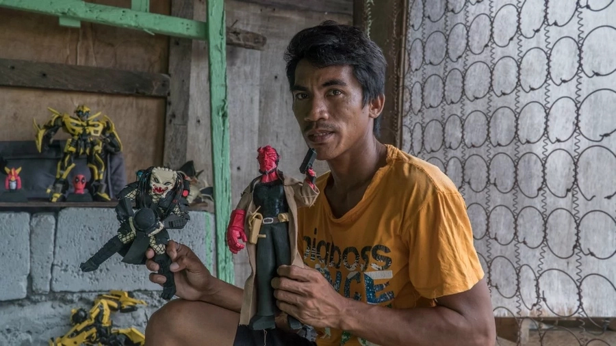 Avengers star Mark Ruffalo on Pinoy artist-vendor's Hulk doll made from recycled tsinelas: "Wow" Avengers star Mark Ruffalo on Pinoy artist-vendor's Hulk doll made from recycled tsinelas: "Wow"