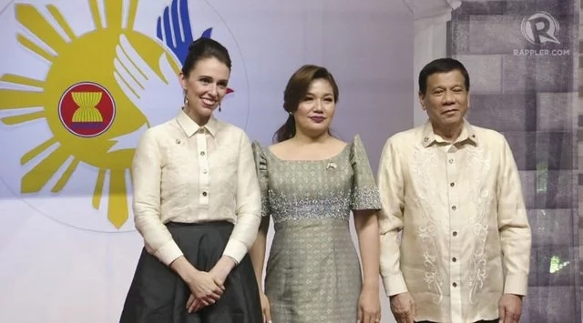 Bagay na bagay sa kanila! World Leaders proudly wear Barong Tagalog during the ASEAN Summit 2017 Bagay na bagay sa kanila! World Leaders proudly wear Barong Tagalog during the ASEAN Summit 2017