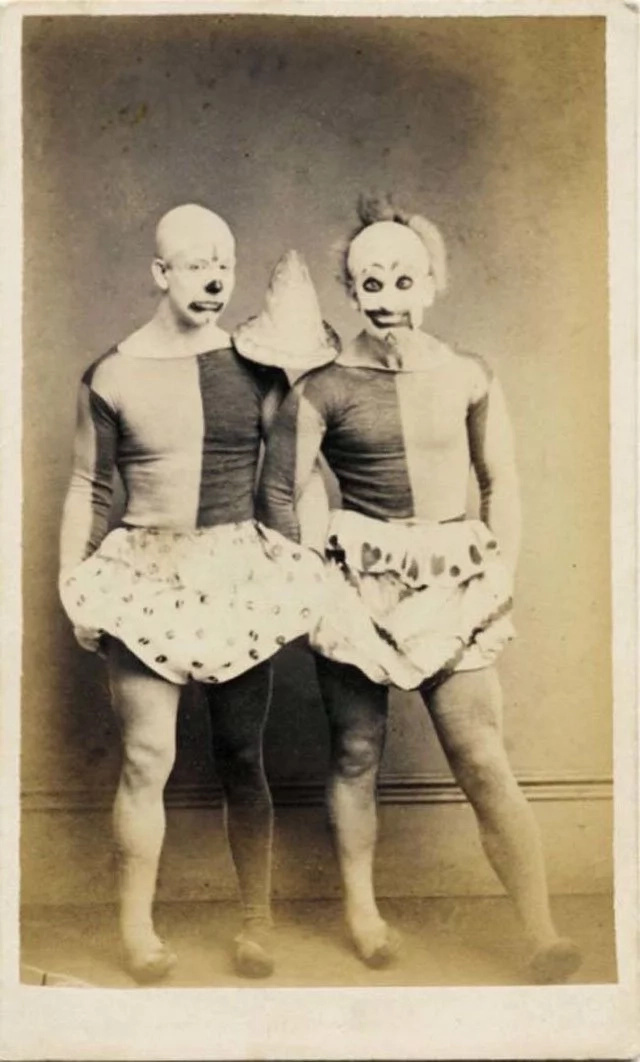 34 Vintage Photos Of Creepy Clowns That Will Make You Lose All Sh*t 34 Vintage Photos Of Creepy Clowns That Will Make You Lose All Sh*t