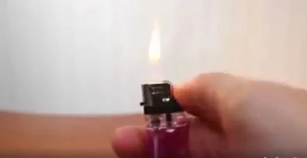 Netizen-demonstrates-lighter-and-pen-trick Netizen-demonstrates-lighter-and-pen-trick