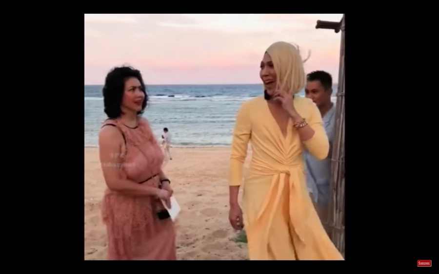 Vice Ganda, natural na nagpatawa sa kasal nila Billy Crawford at Coleen Garcia Vice Ganda, natural na nagpatawa sa kasal nila Billy Crawford at Coleen Garcia