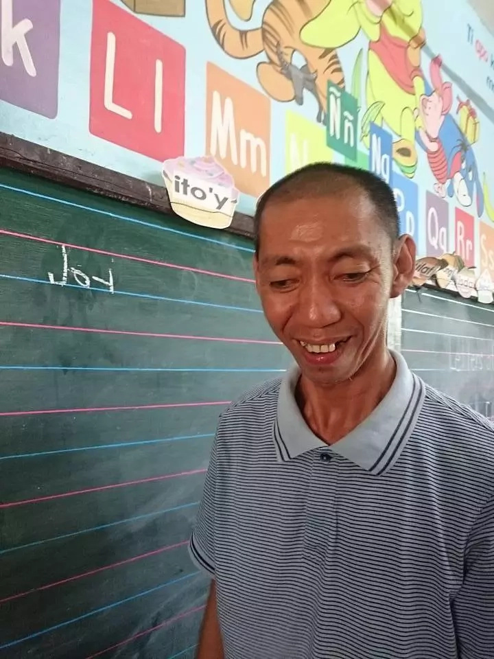 This 40-year old man is starting first grade in Laoag This 40-year old man is starting first grade in Laoag