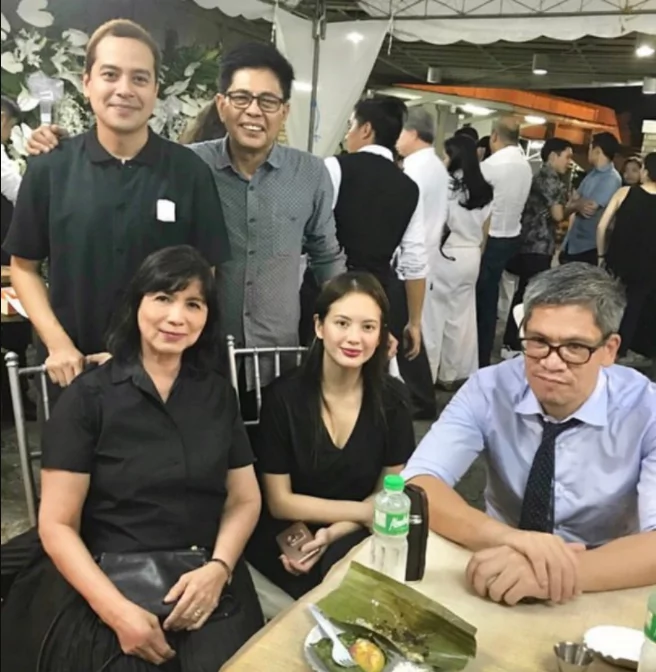 Balik Pinas na! John Lloyd Cruz and Ellen Adarna attend wake of Lupe Romulo Balik Pinas na! John Lloyd Cruz and Ellen Adarna attend wake of Lupe Romulo