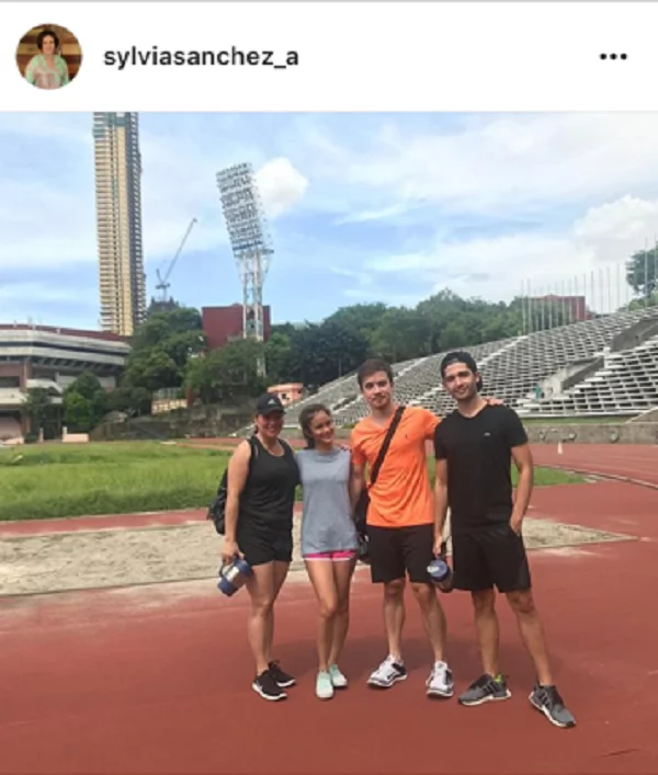 WATCH: Arjo Atayde and GirlTrend Sammie spotted holding hands WATCH: Arjo Atayde and GirlTrend Sammie spotted holding hands