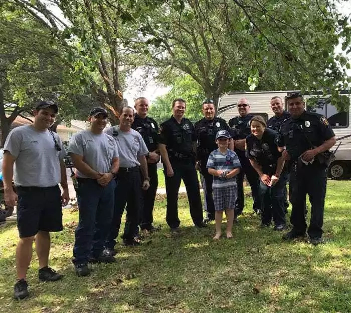 8-year-old-kid-birthday-hurst-police 8-year-old-kid-birthday-hurst-police