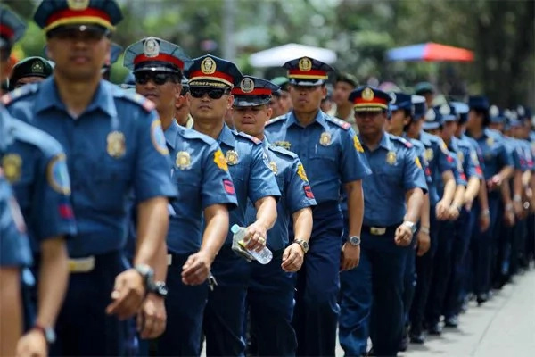Duterte to issue pre-signed pardon forms to cops and military Duterte to issue pre-signed pardon forms to cops and military