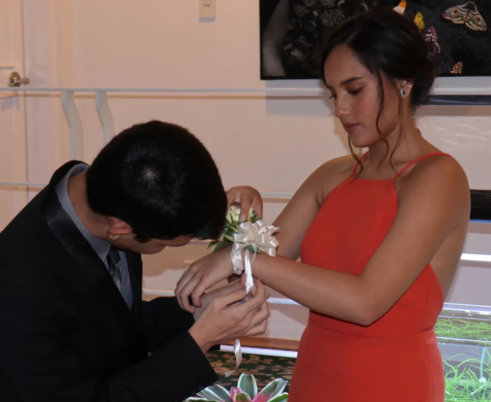 Stage Parents Lucy and Richard Gomez shares Juliana's prom look Stage Parents Lucy and Richard Gomez shares Juliana's prom look