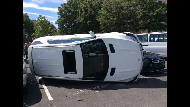 This woman crashed a Mercedes SUV on the car's test drive! This woman crashed a Mercedes SUV on the car's test drive!