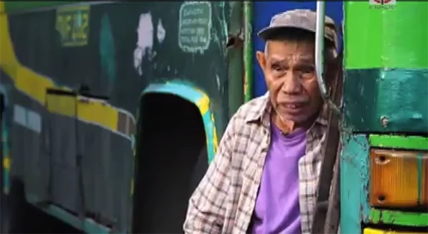 This old man begs in the streets to save for his own coffin This old man begs in the streets to save for his own coffin