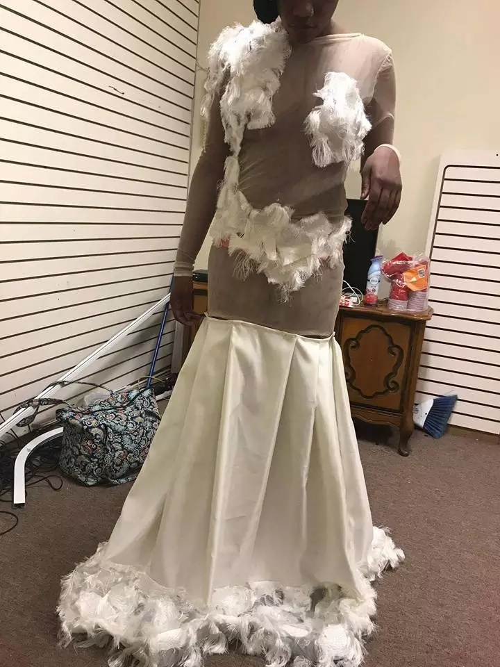 Teen's excruciating prom dress fail leaves her devastated - and her mum furious Teen's excruciating prom dress fail leaves her devastated - and her mum furious