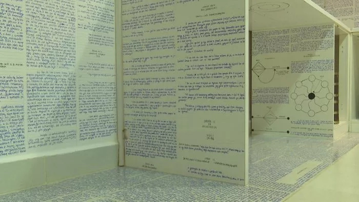 Psychology-student-locked-room Psychology-student-locked-room