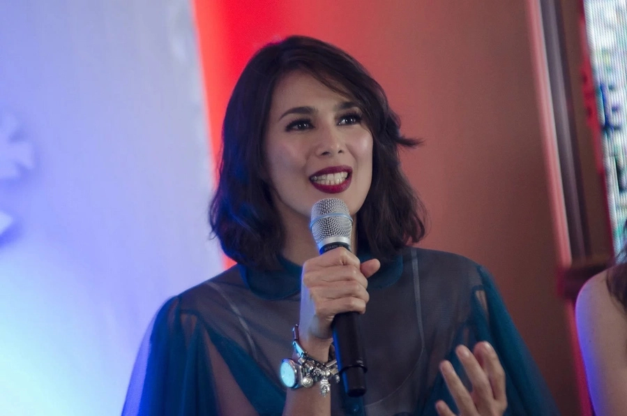 Angel Aquino admits she has a crush on James Reid Angel Aquino admits she has a crush on James Reid