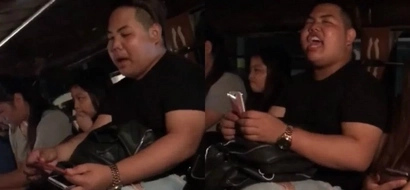 Ang lakas ng trip! This Pinoy jeepney passenger pretended to ask for money and started singing like he is in a concert