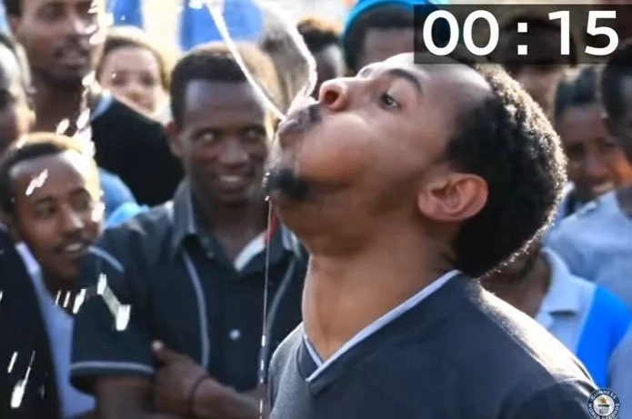 Watch this man from Ethiopia break an AMAZING Guinness World Record (photos, video)