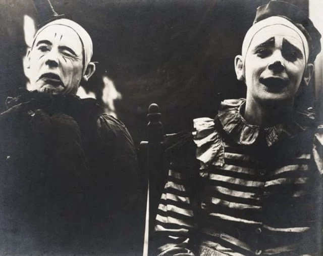 34 Vintage Photos Of Creepy Clowns That Will Make You Lose All Sh*t 34 Vintage Photos Of Creepy Clowns That Will Make You Lose All Sh*t