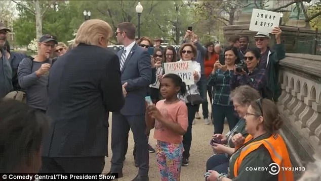 The girl tells ‘Trump’ he is the disgrace, social media explodes