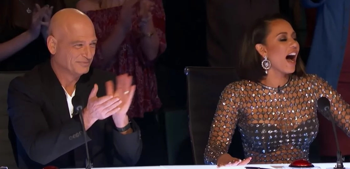 Talented girl stunned everyone with a Celine Dion performance. Her name is Celine too. Talented girl stunned everyone with a Celine Dion performance. Her name is Celine too.
