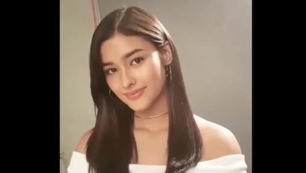 This video of Liza Soberano staring and smiling will motivate you today This video of Liza Soberano staring and smiling will motivate you today