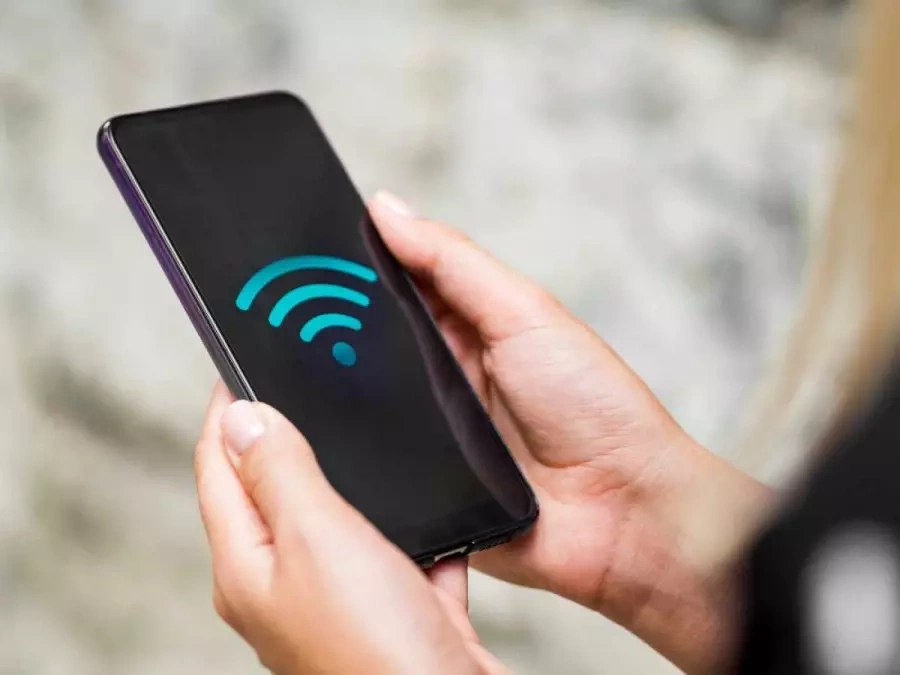 Nege túnde telefondaǵı Wi-Fi-dı óshirip qoyıw kerek?