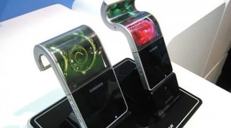 “Samsung” 2013 jılı smartfonǵa arnalǵan jańa displeydi kópshilik názerine usınadı