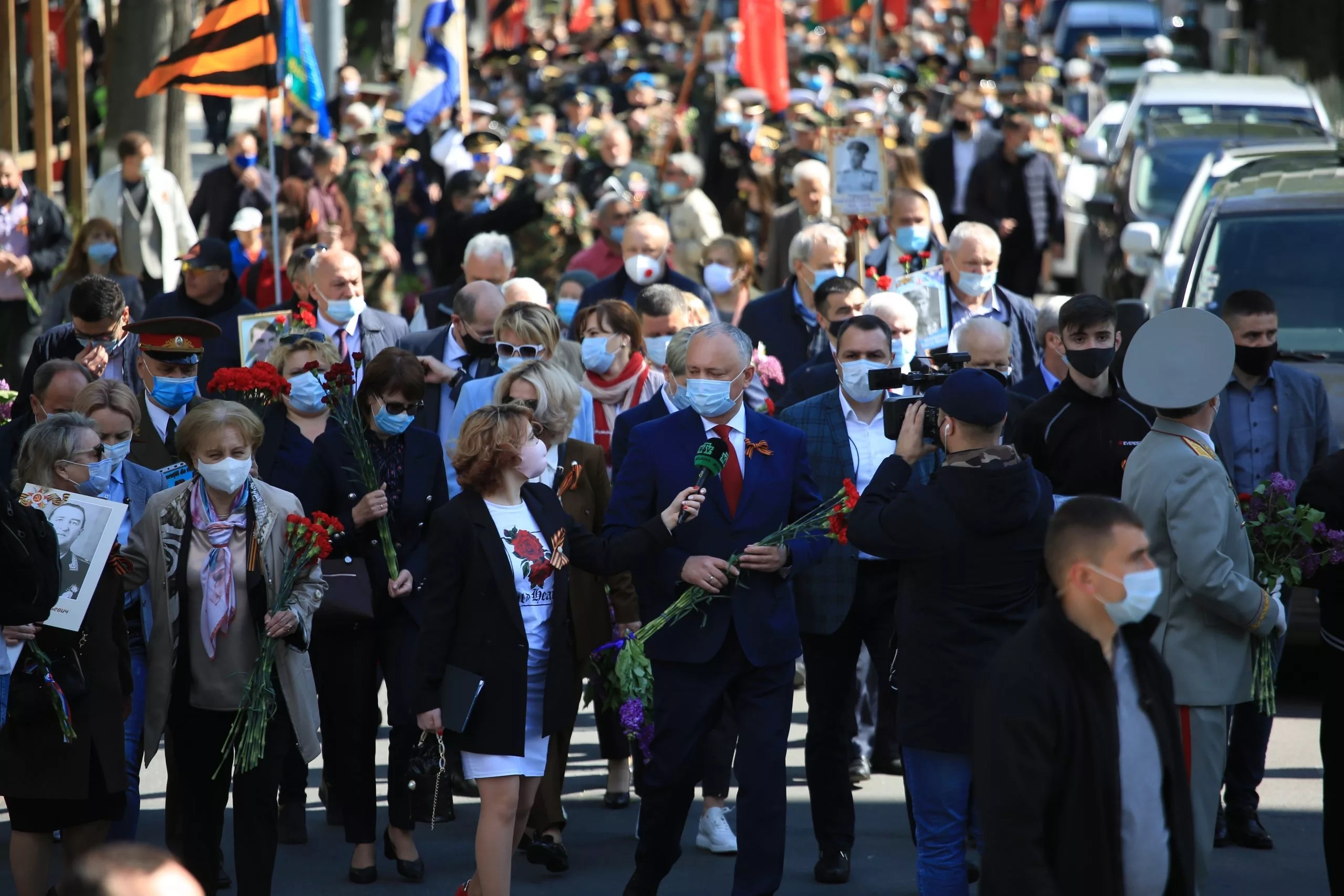 Peste zece mii de cetățeni au participat la “Regimentul Nemuritor”