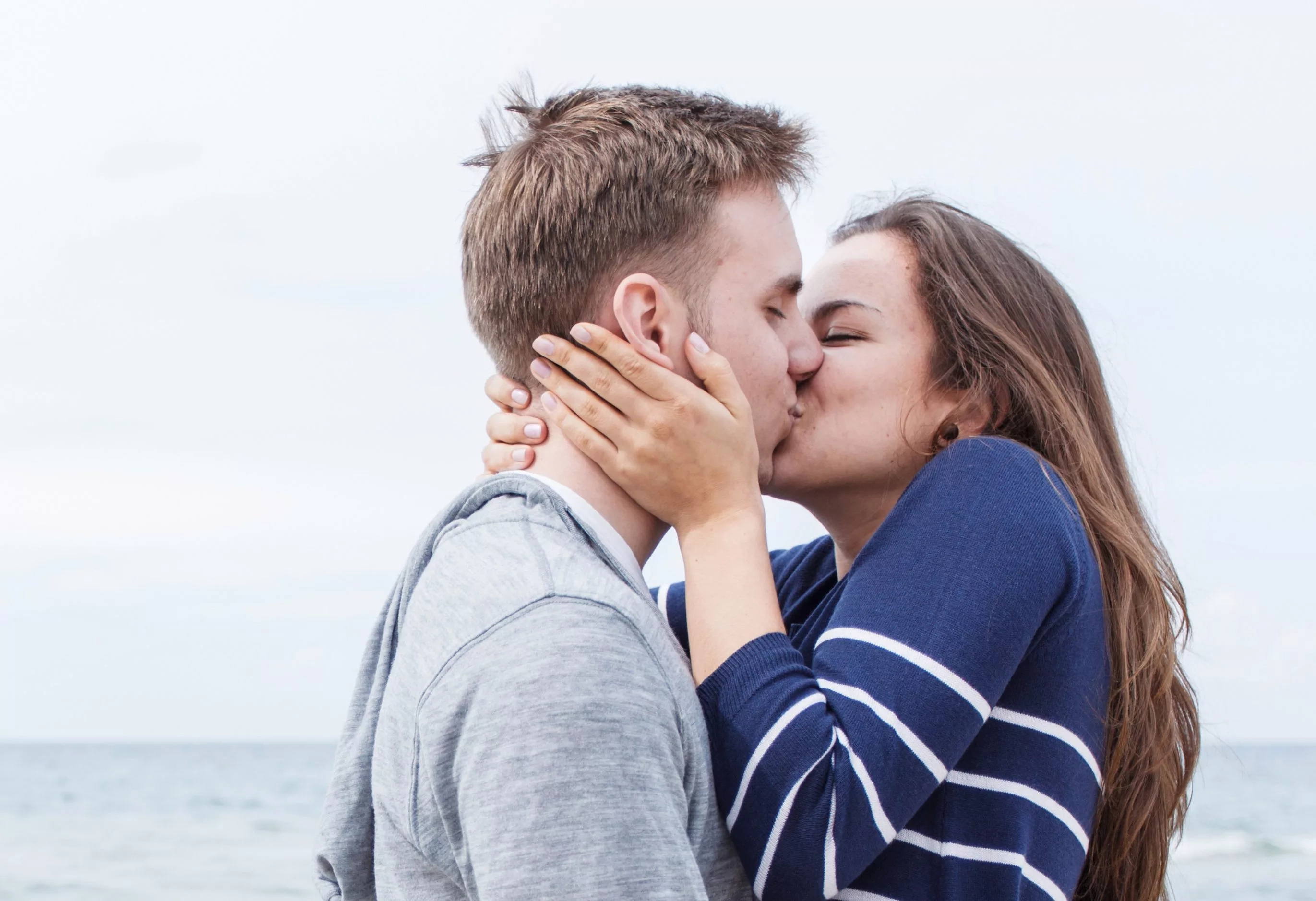 Shocking 5 Diseases You Can Contract Through Kissing