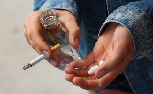 7 Possible Solutions to Drug Abuse Among Adolescents 